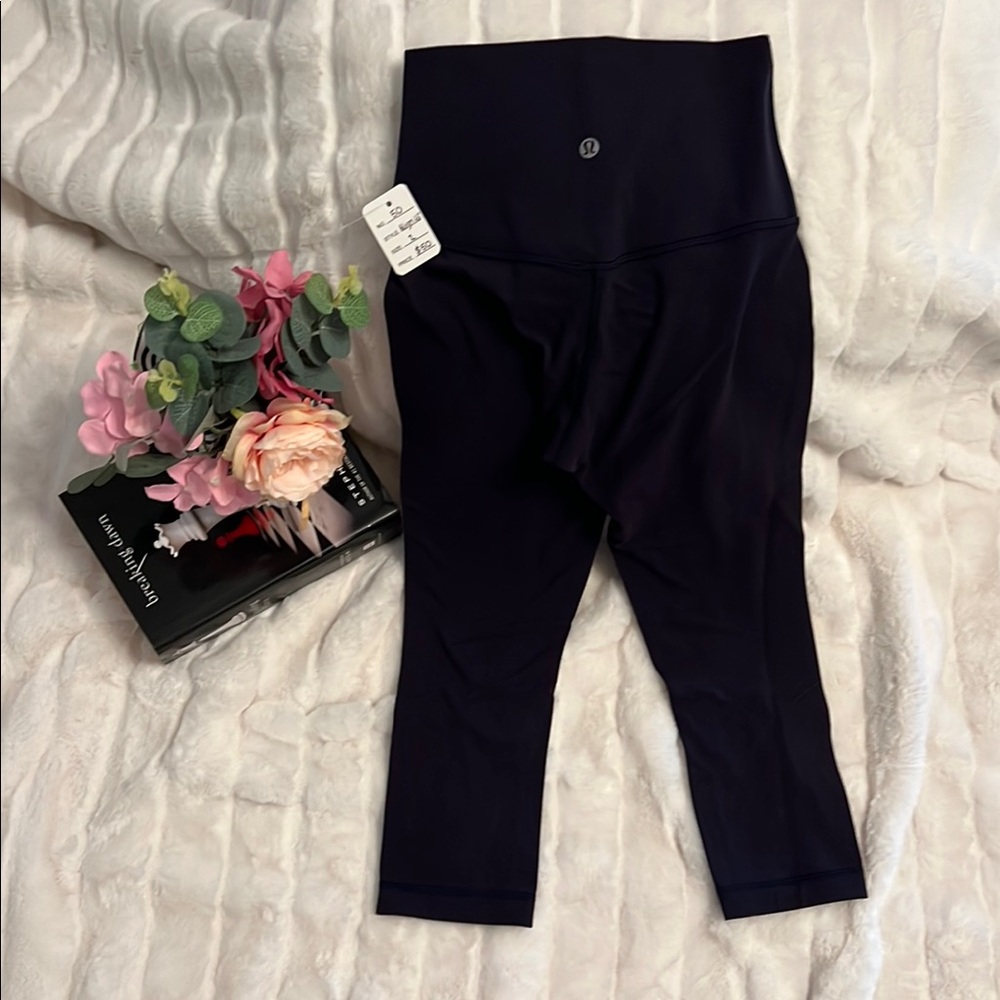 Lululemon Align High rise legging 23” size 2 in True Navy